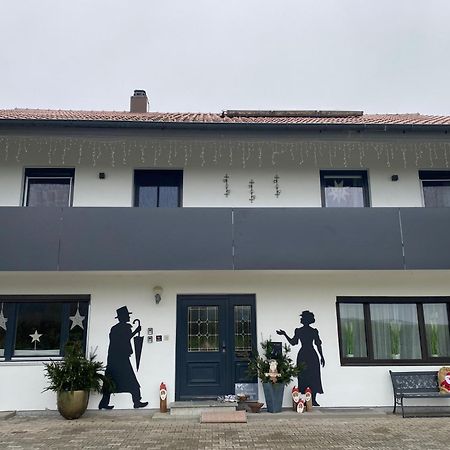 Ferienwohnung Im Idyll 1 헹게르스베르크 외부 사진