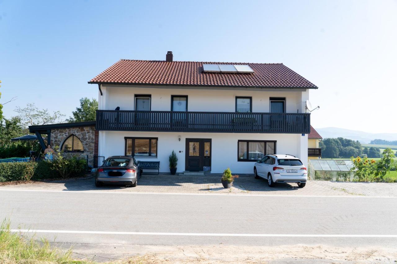 Ferienwohnung Im Idyll 1 헹게르스베르크 외부 사진